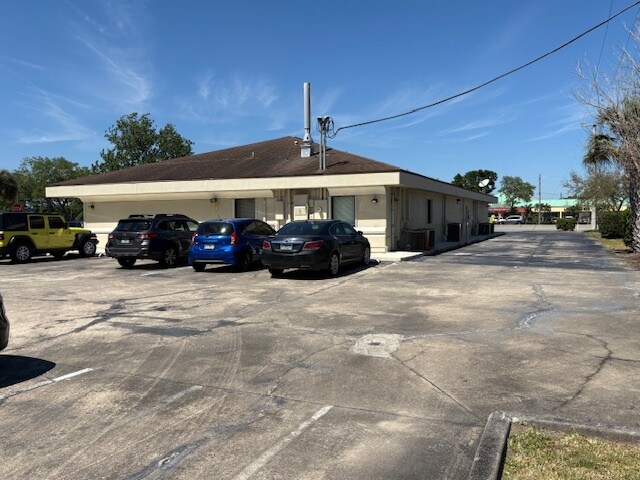 1264 Malabar Rd SE, Palm Bay, FL à vendre - Photo du bâtiment - Image 3 de 22