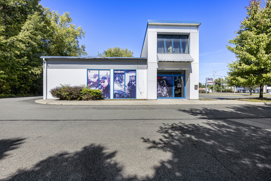 2038 Central, Albany, NY for lease - Building Photo - Image 3 of 32