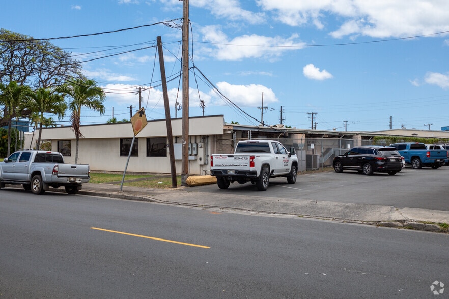 534-544 Ohohia St, Honolulu, HI for lease - Building Photo - Image 2 of 6