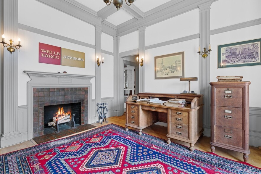 31 N Main St, Essex, CT for lease - Interior Photo - Image 3 of 40
