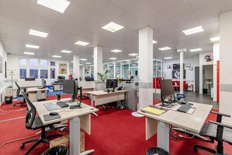 40 Rue Louis Blanc, Paris for sale Interior Photo- Image 2 of 6