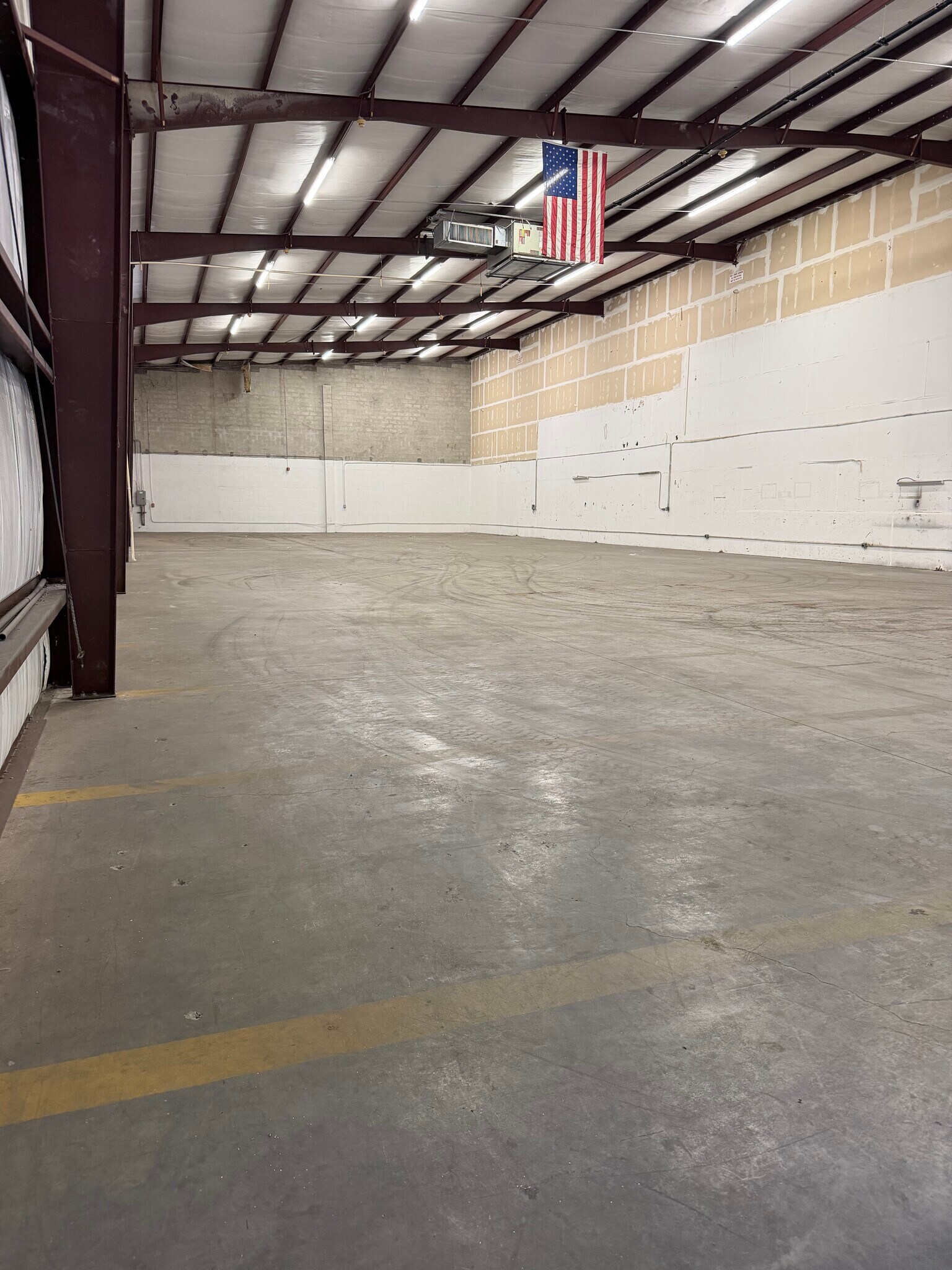 4755 Mercantile Ave, Naples, FL à louer Photo intérieure- Image 1 de 2