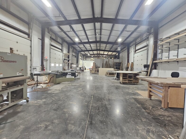 938 Lakewood Farmingdale Rd, Howell, NJ for lease - Building Photo - Image 2 of 3
