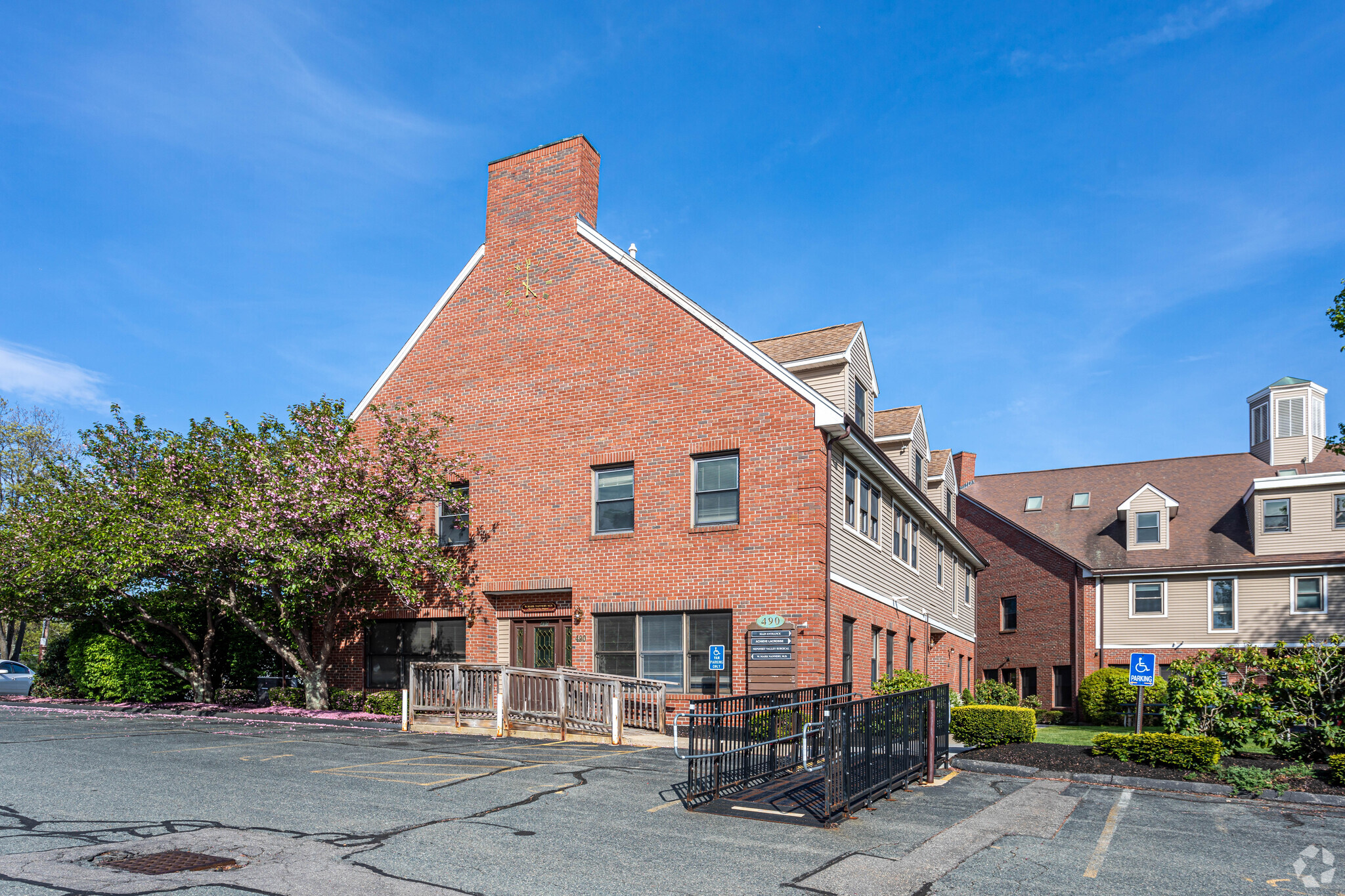 490 Chapman St, Canton, MA for lease Primary Photo- Image 1 of 4