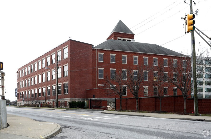 525 S Meridian St, Indianapolis, IN à louer - Photo du bâtiment - Image 2 de 18