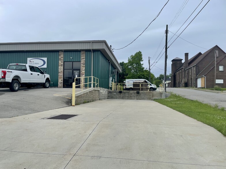 1123 Lee Ave, Farrell, PA for sale - Building Photo - Image 3 of 9