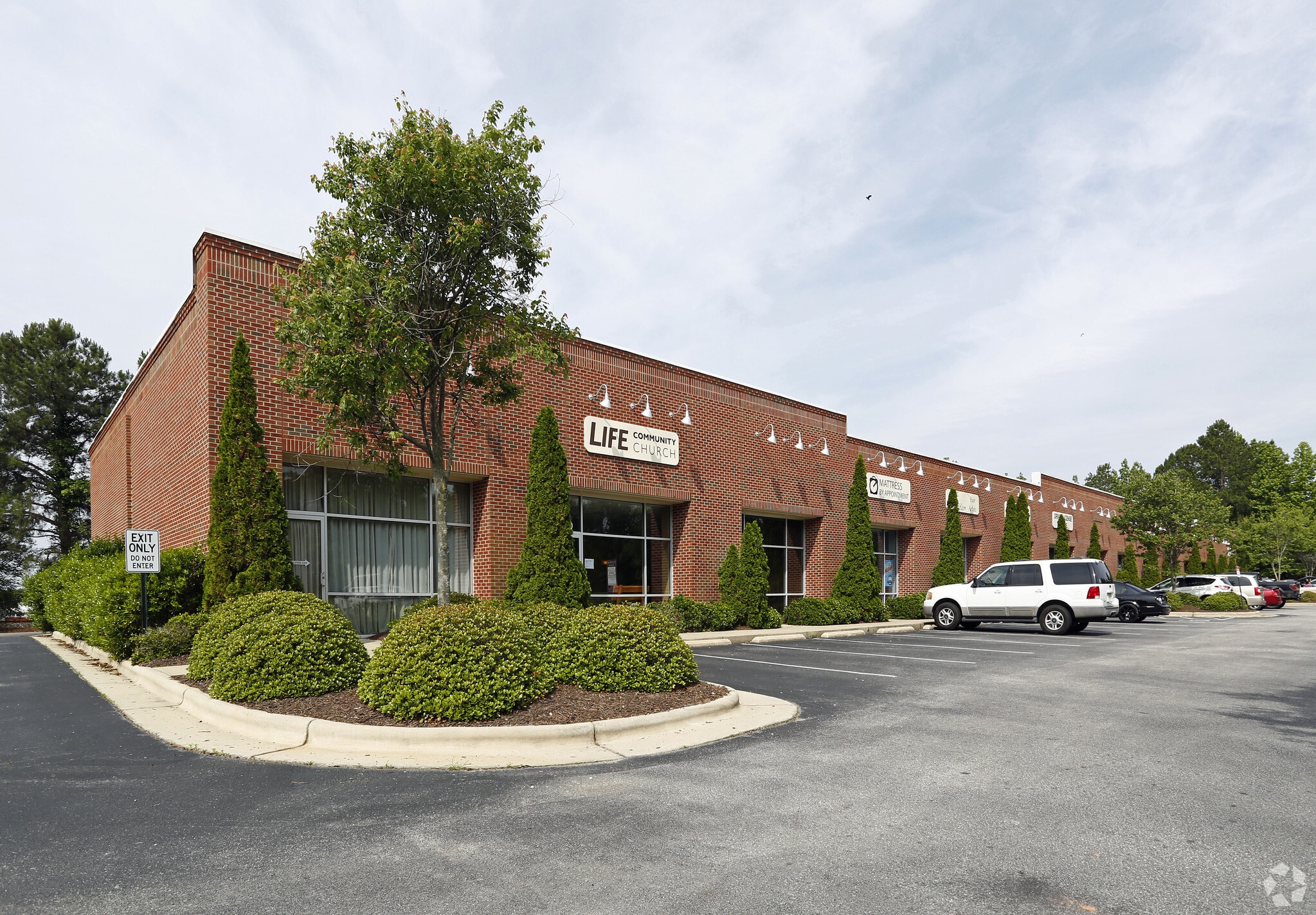 1647 S Highway 27 portfolio of 5 properties for sale on LoopNet.ca Primary Photo- Image 1 of 14