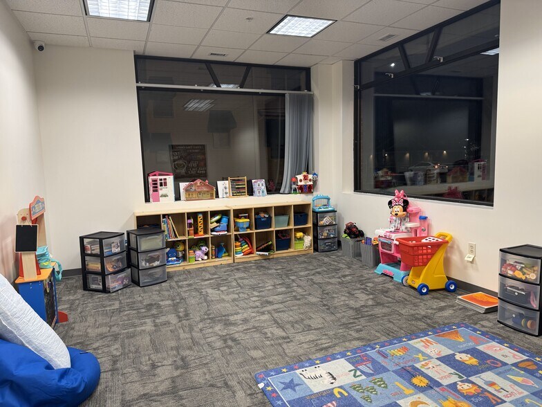 34 Sumner Ave, Springfield, MA à vendre - Photo intérieure - Image 3 de 7