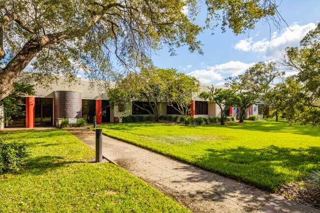 Plus de détails pour 1209 Tech Blvd, Tampa, FL - Bureau à louer