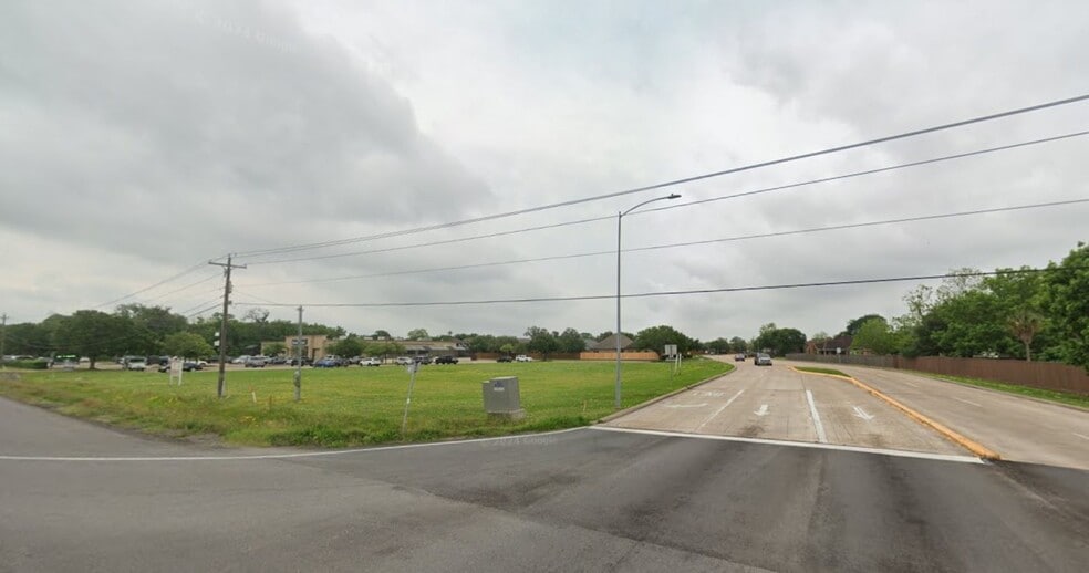 FM 2004, Lake Jackson, TX for sale - Building Photo - Image 3 of 5