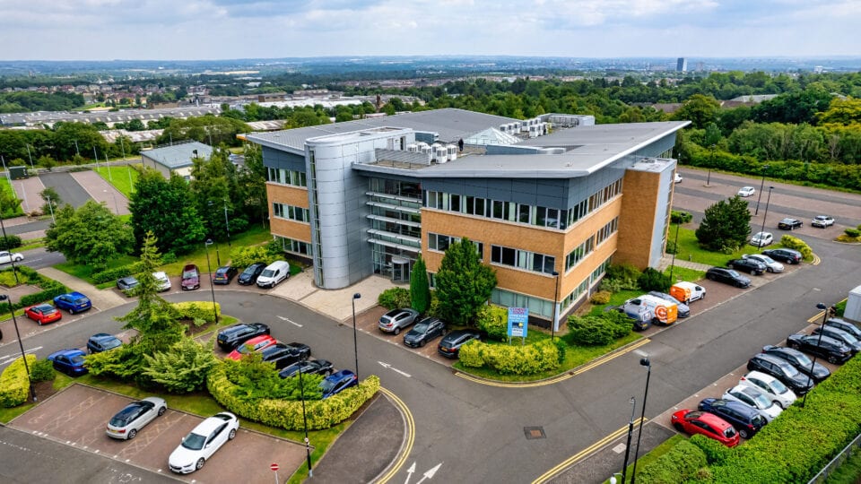 3 Stanley Blvd, Blantyre à louer - Photo du bâtiment - Image 3 de 151