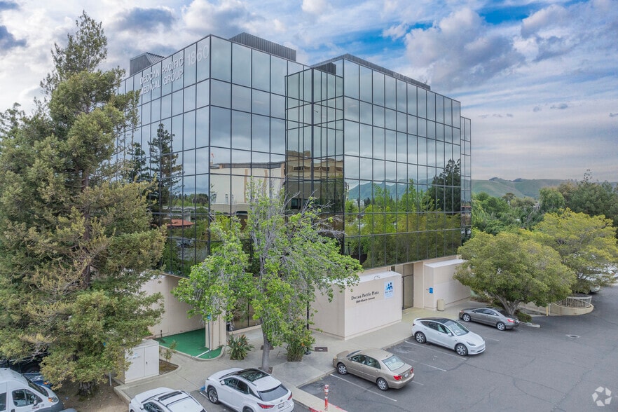 1860 Mowry Ave, Fremont, CA for lease - Building Photo - Image 1 of 18