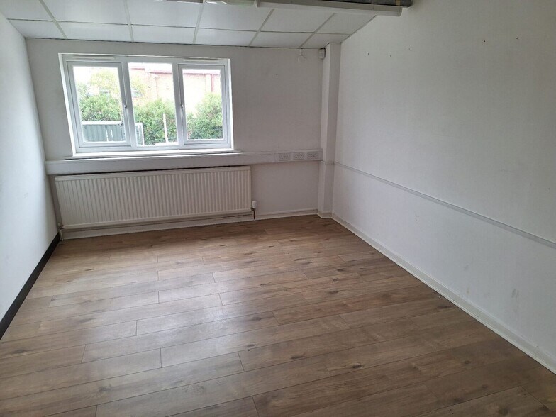 140 Cowley Rd, Cambridge à louer - Photo intérieure - Image 2 de 6