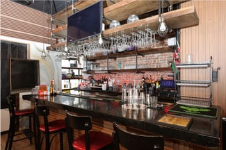 Plus de détails pour 212 E 52nd St, New York, NY - Commerce de détail à louer