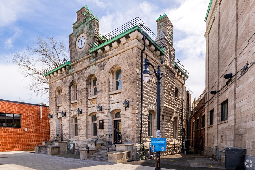 538-540 Pl Saint-Henri, Montréal, QC for sale - Primary Photo - Image 1 of 3