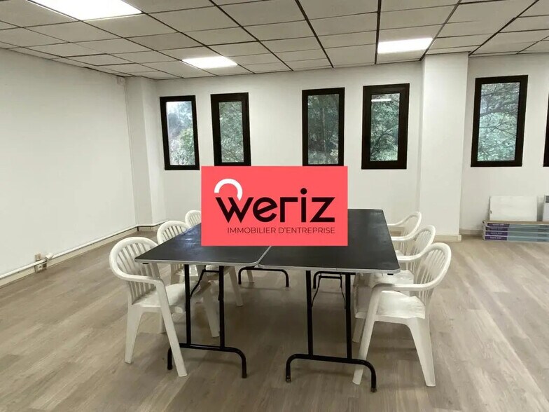 Office in Marseille for lease - Building Photo - Image 3 of 7