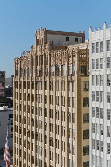 719 S Los Angeles St, Los Angeles, CA for lease - Building Photo - Image 2 of 6