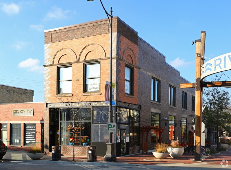 15 E Wilson St, Batavia, IL à louer - Photo du bâtiment - Image 1 de 3