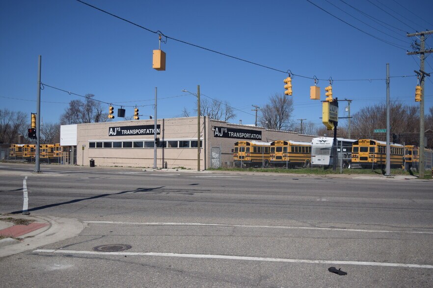 4929 E McNichols Rd, Detroit, MI à vendre - Photo du bâtiment - Image 2 de 15