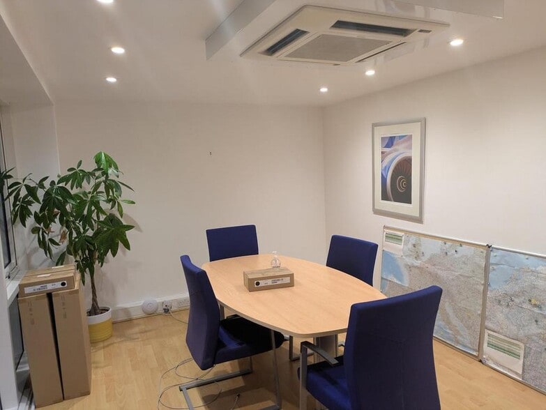 39 Epsom Rd, Guildford for lease - Building Photo - Image 2 of 7