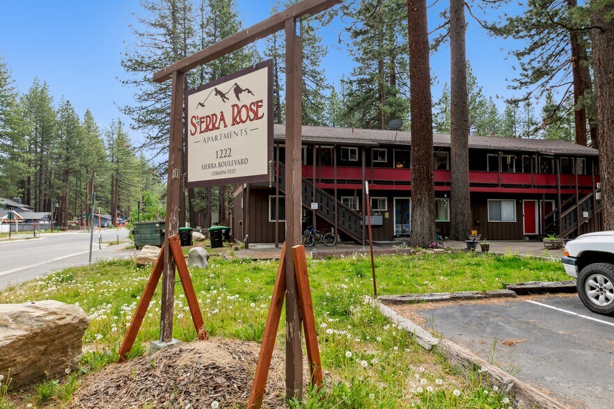 1222 Sierra Blvd, South Lake Tahoe, CA à vendre - Photo du bâtiment - Image 1 de 14