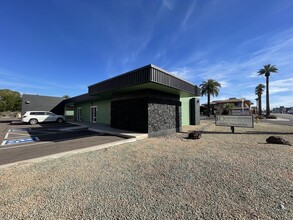 2642 E Thomas Rd, Phoenix, AZ for lease Building Photo- Image 2 of 15