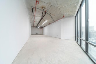 124-28 Queens Blvd, Kew Gardens, NY à louer Photo du bâtiment- Image 2 de 4