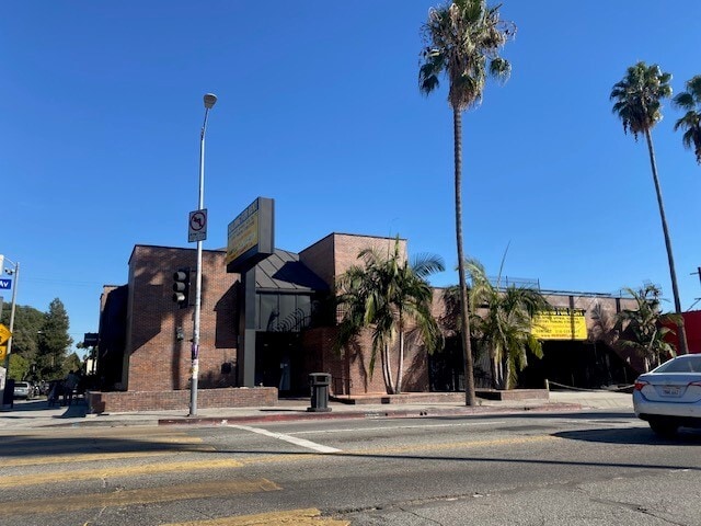 464 N Fairfax Ave, Los Angeles, CA for lease - Building Photo - Image 1 of 11