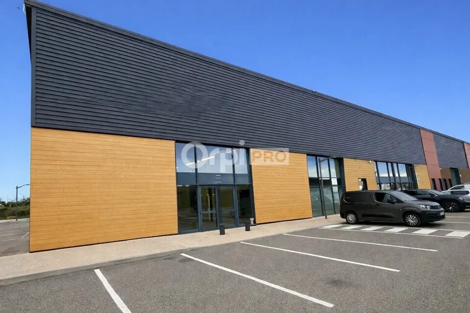 Retail in Orange for lease Building Photo- Image 1 of 11