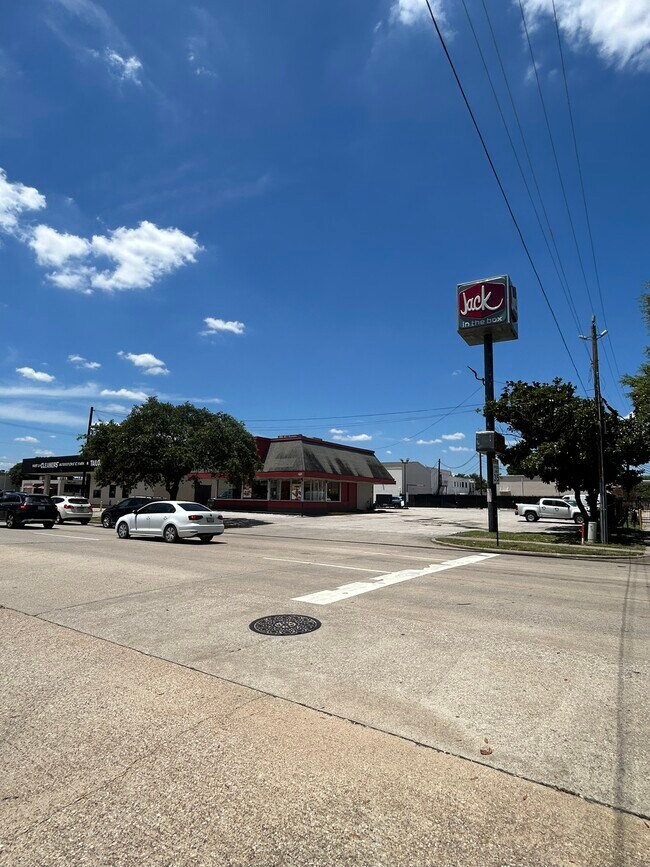 Plus de détails pour 3908 Bellaire Blvd, Houston, TX - Commerce de détail à louer