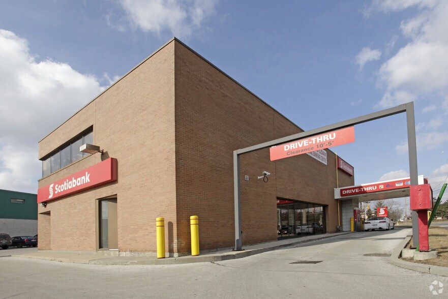 1839 Albion Rd, Toronto, ON à louer - Photo du bâtiment - Image 2 de 6