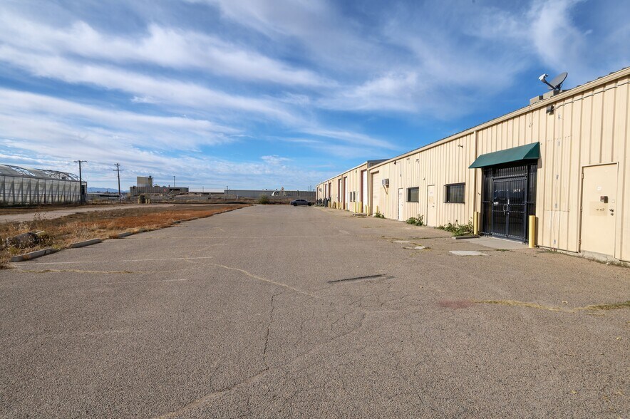 77 N Laser Dr, Pueblo West, CO à louer - Photo du bâtiment - Image 2 de 3