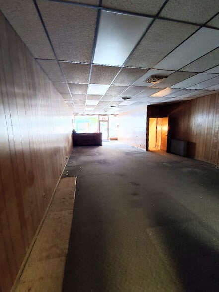 6615 Fresh Pond Rd, Ridgewood, NY for lease - Interior Photo - Image 3 of 4
