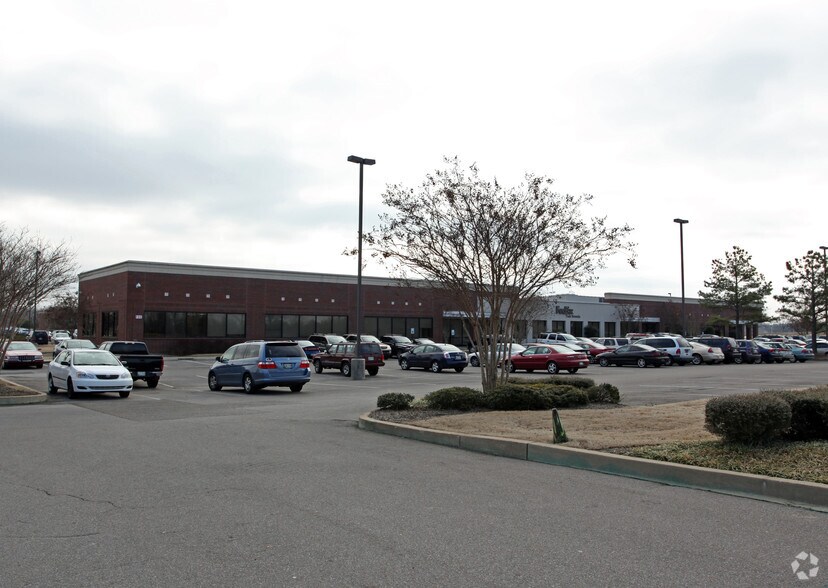 3800 Forest Hill Irene Rd, Memphis, TN à louer - Photo du bâtiment - Image 2 de 7