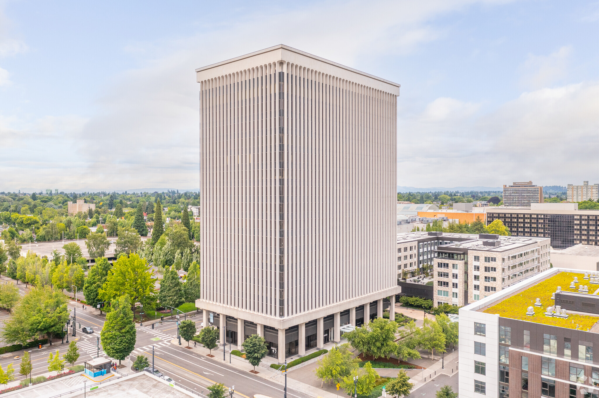 700 NE Multnomah St, Portland, OR for lease Primary Photo- Image 1 of 5