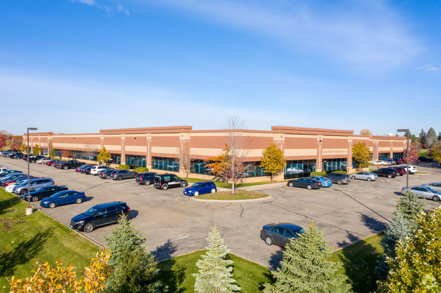 7800 3rd St N, Oakdale, MN for lease - Building Photo - Image 1 of 14