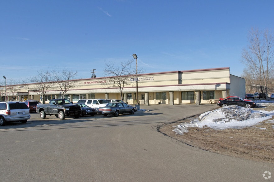 411-457 Standale Plz NW, Grand Rapids, MI for lease - Building Photo - Image 2 of 19
