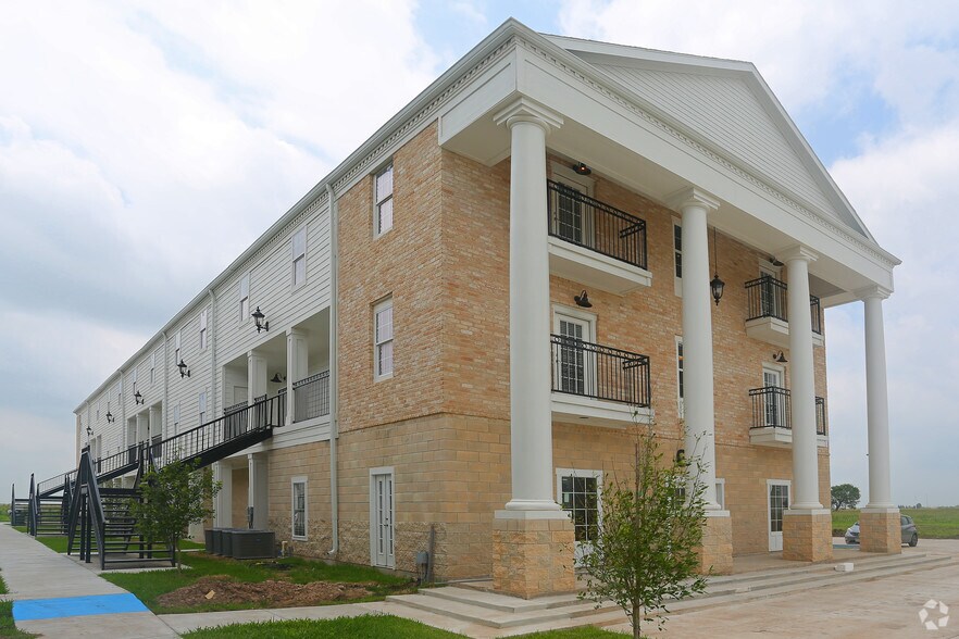 680 E Ocean Blvd, Los Fresnos, TX à louer - Photo du bâtiment - Image 3 de 23