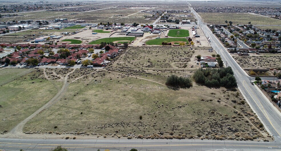 30th St, Rosamond, CA à vendre - Aérien - Image 2 de 6