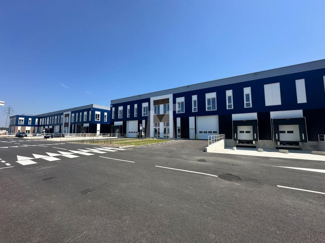 Flex in Moissy-Cramayel for lease Building Photo- Image 1 of 20