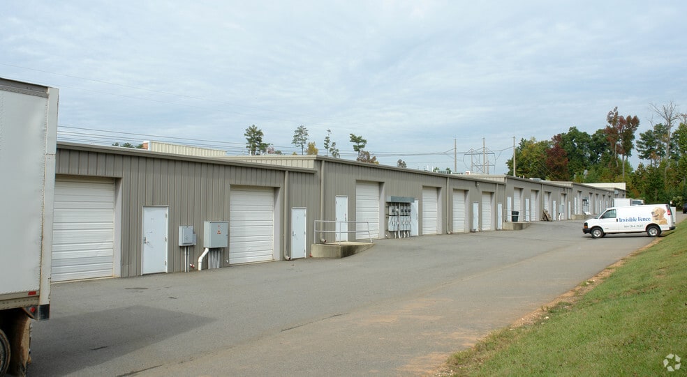 6300 Limousine Dr, Raleigh, NC for lease - Building Photo - Image 3 of 4