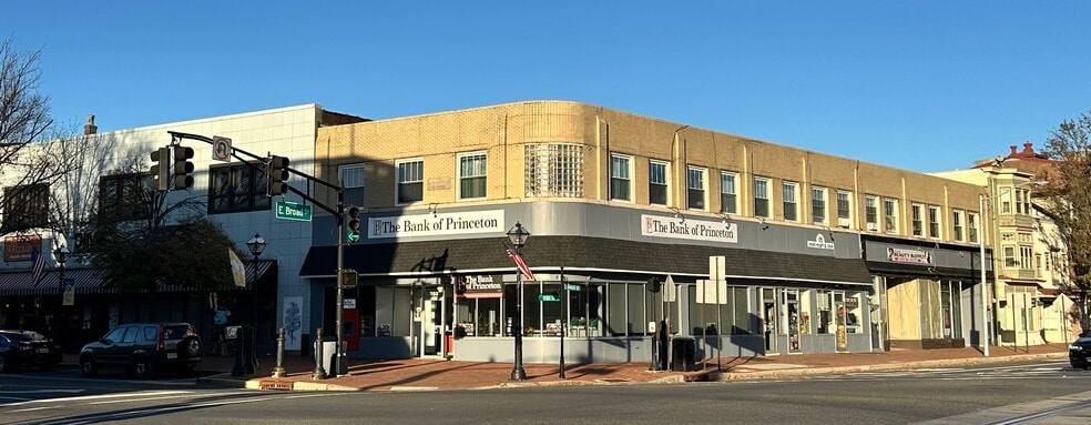 7 E Broad St, Burlington, NJ for lease - Building Photo - Image 3 of 9