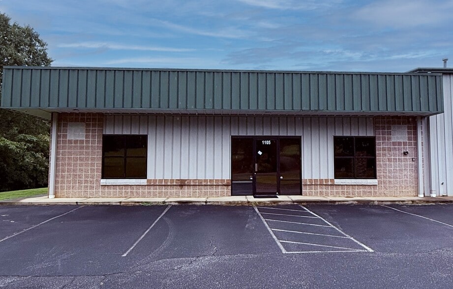 1105 Old Buncombe Rd, Greenville, SC for lease - Building Photo - Image 2 of 27