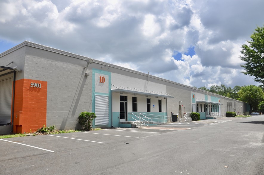 5901 NE Waldo Rd, Gainesville, FL for lease - Building Photo - Image 2 of 13