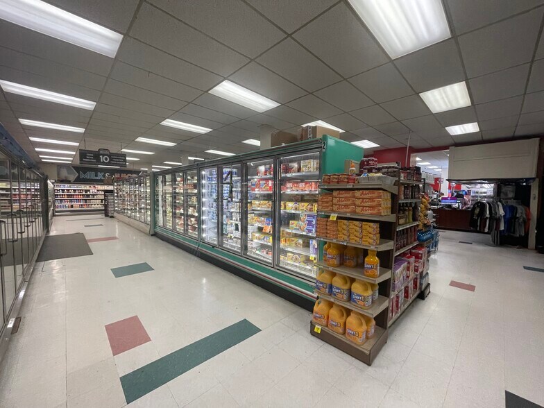 1017 4th Ave, Coraopolis, PA à vendre - Photo du bâtiment - Image 3 de 14