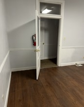 100-102 E Main St, Georgetown, KY à louer Photo intérieure- Image 1 de 4