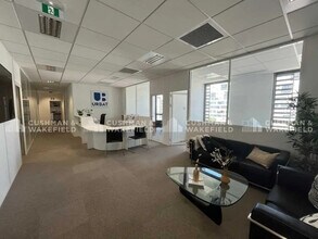 67 Rue Du Chevalier Paul, Marseille for lease Interior Photo- Image 2 of 11