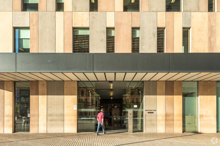 Avinguda Diagonal, 197, Barcelone, Barcelona à louer - Photo du bâtiment - Image 3 de 10