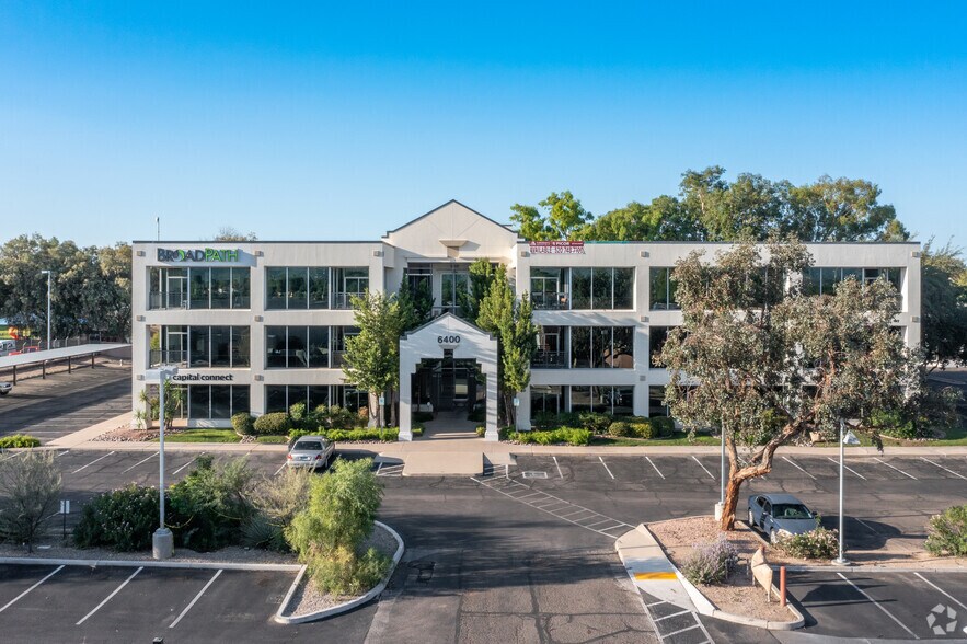 6400 E Grant Rd, Tucson, AZ à louer - Photo du bâtiment - Image 3 de 6