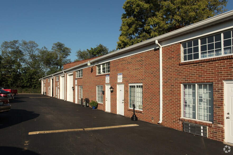 206 Old Harrods Creek Rd, Louisville, KY à louer - Photo du bâtiment - Image 3 de 3